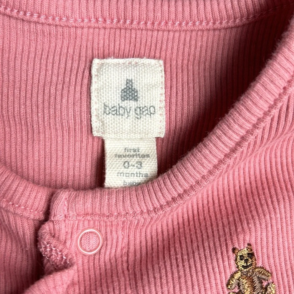 Baby Gap First Favorites Pink Ribbed Ruffle One-Piece Pajamas, Size 0-3 Months